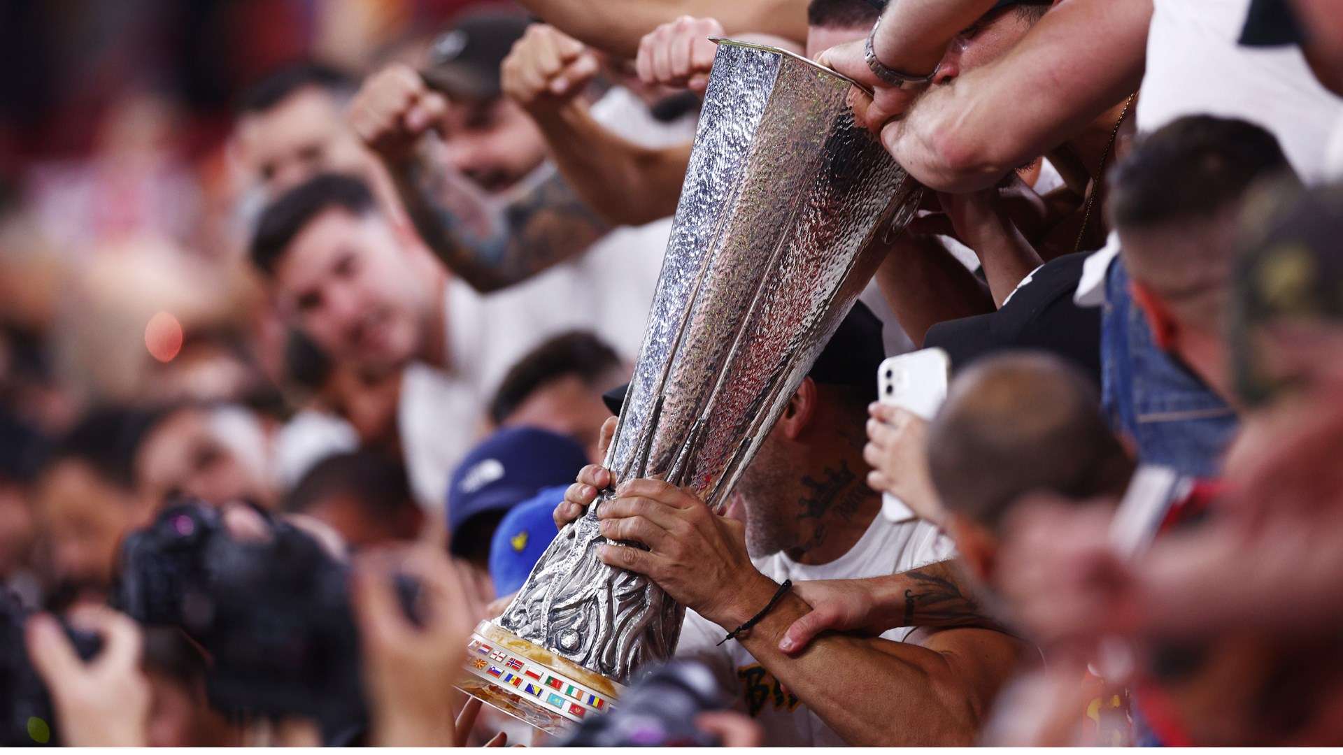 它还反映了 它还反映了