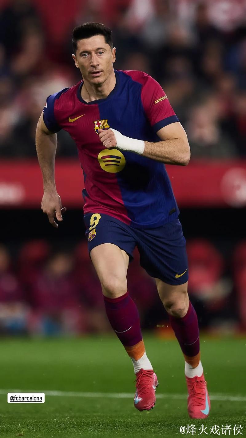 莱万15次首发对阵法兰克福均进球,曾两度上演 莱万15次首发对阵法兰克福均进球,曾两度上演