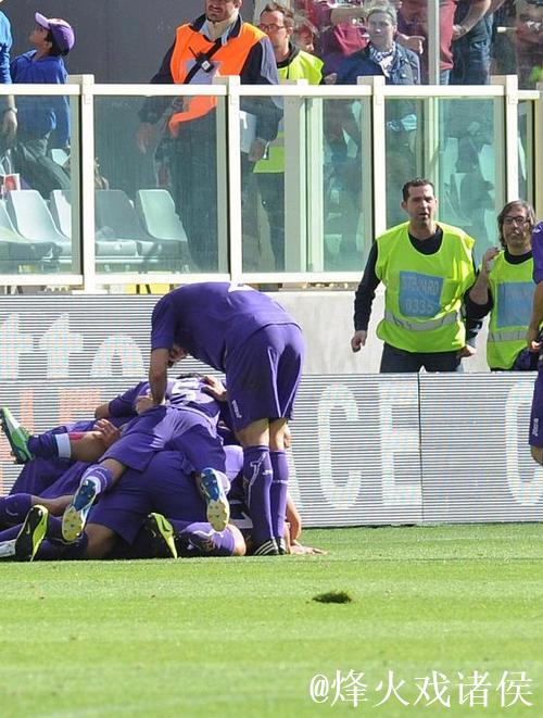 佛罗伦萨队史第三次意甲遭遇15轮不胜,仅6平9负 佛罗伦萨队史第三次意甲遭遇15轮不胜,仅6平9负